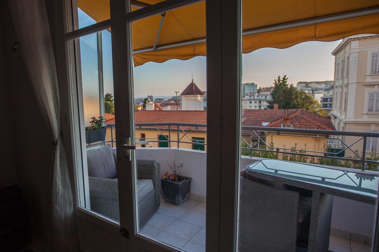 Stunning Views From This Lovely One Bedroom Apartment In Cannes Only A Short Walk From The Palais 479 Buitenkant foto