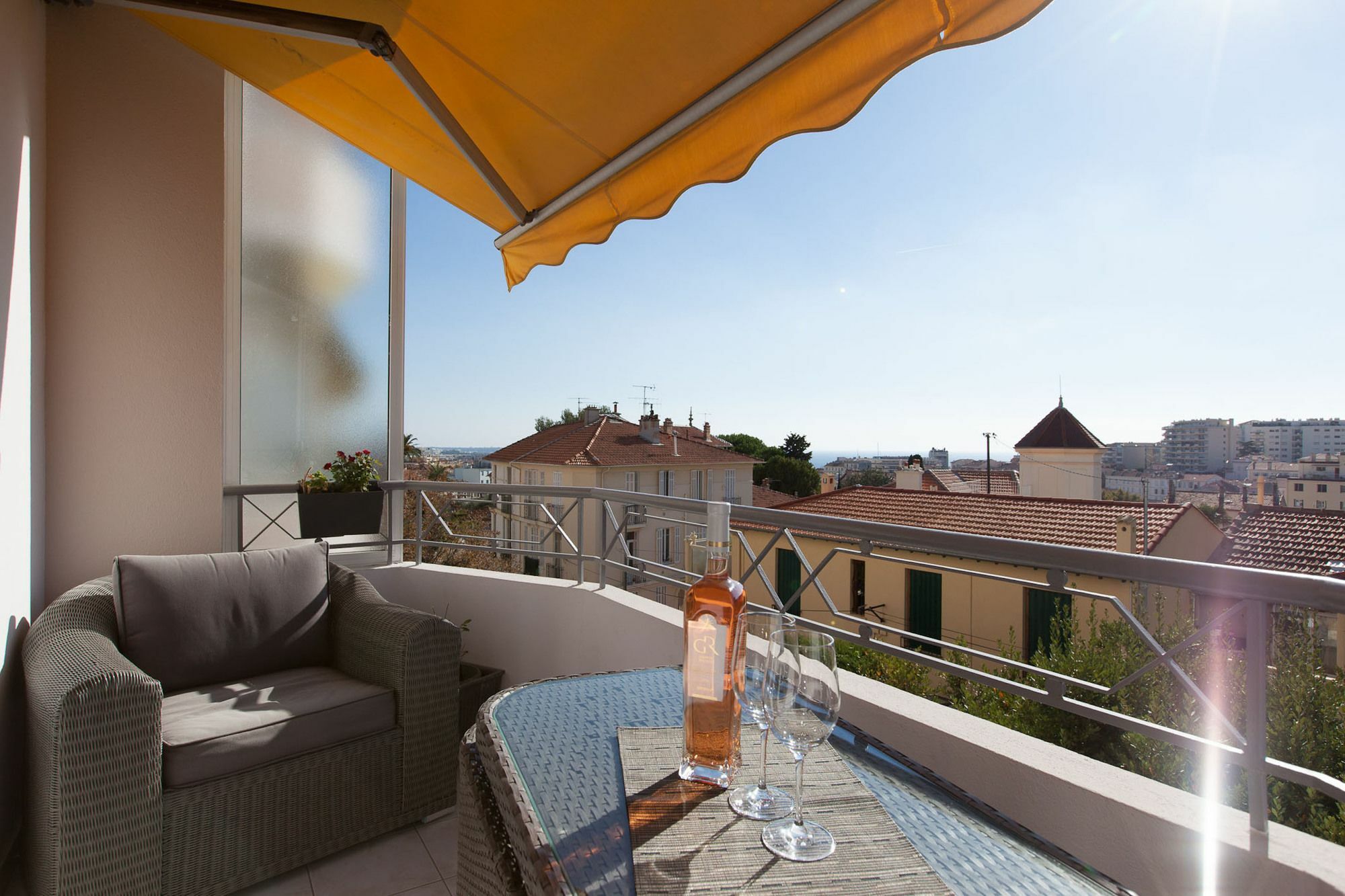 Stunning Views From This Lovely One Bedroom Apartment In Cannes Only A Short Walk From The Palais 479 Buitenkant foto